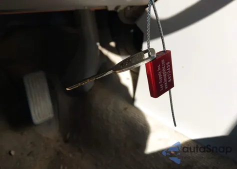 2001 Chevrolet Silverado 1500 Lt from USA, damaged, VIN 1GCEK19T91E241479